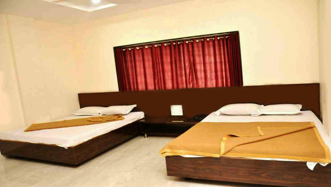 Sai Rajaram Palace Shirdi Exteriör bild